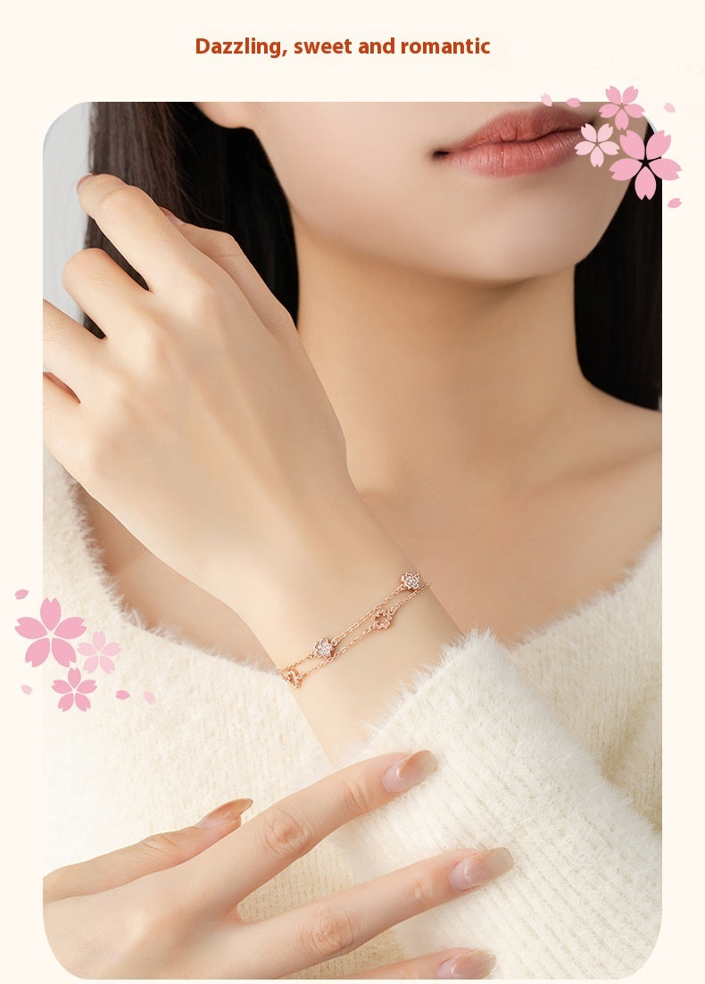 925 Silver Bracelet With Female Niche Design