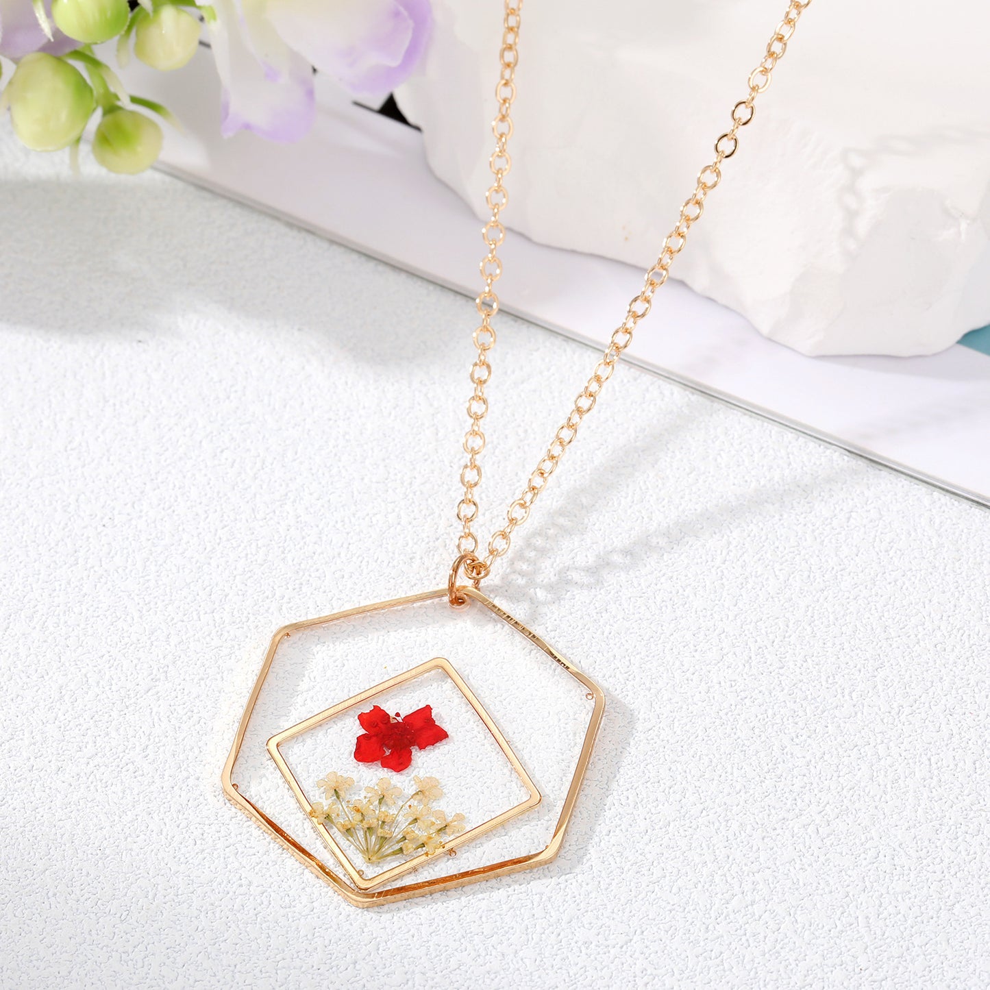 Geometric Hexagonal Dry Flower Necklace