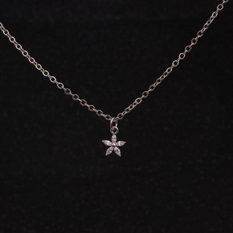 Zircon Collarbone Chain Flower Pendant Necklace For Women