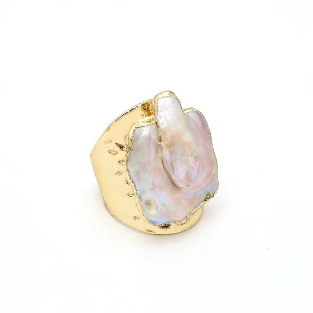 Irregular Pearl Ring Baroque Style