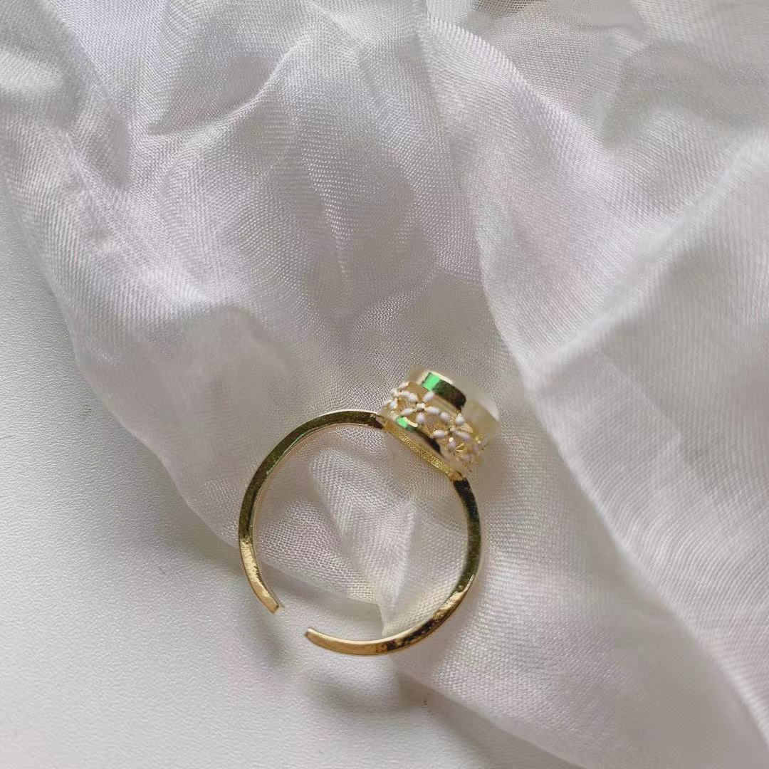 Female retro opal ring