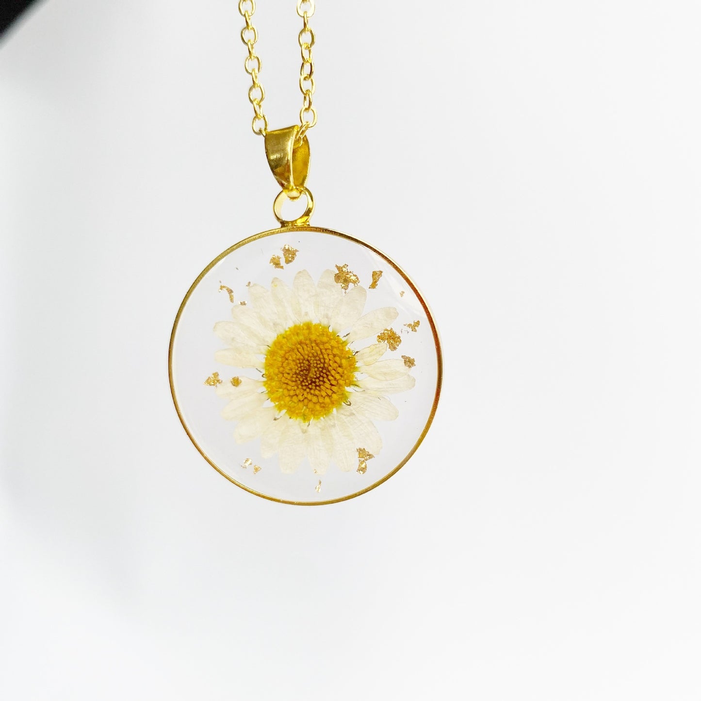 Resin Dried Flower Necklace December Flower Round Stylish Pendant